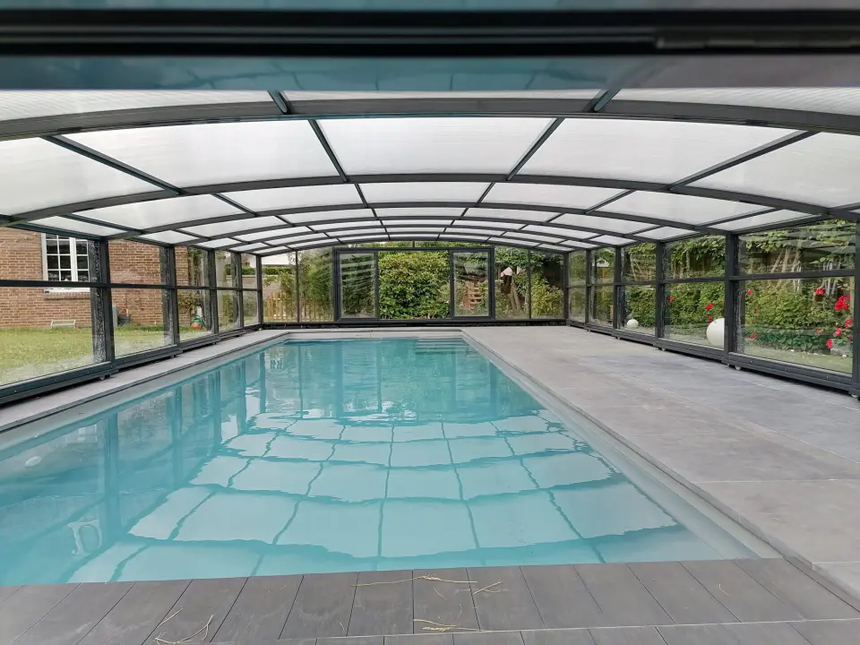 abri piscine camping 2048x1536 1 960x720