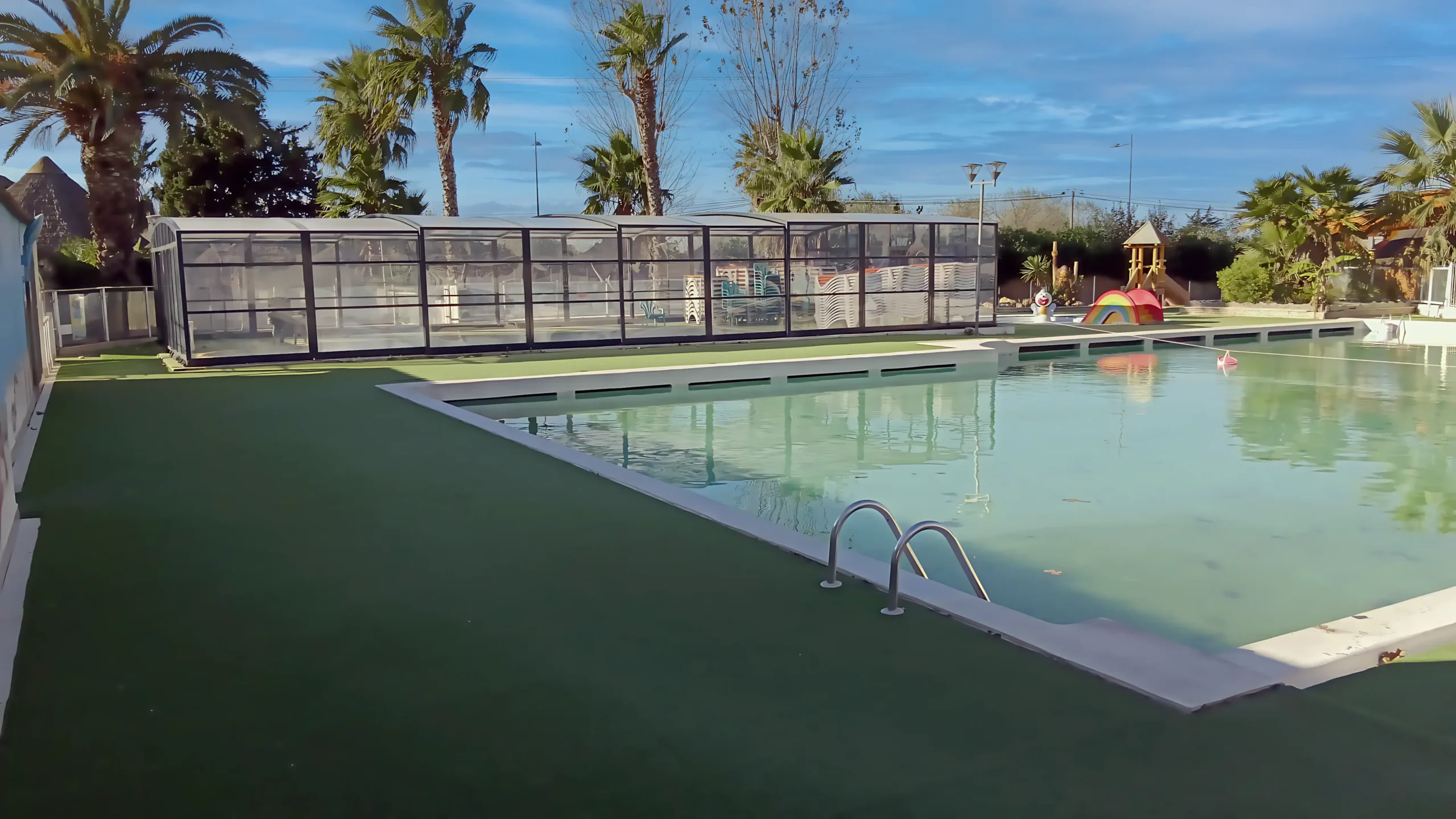 abri piscine grande taille camping bel abri france 2