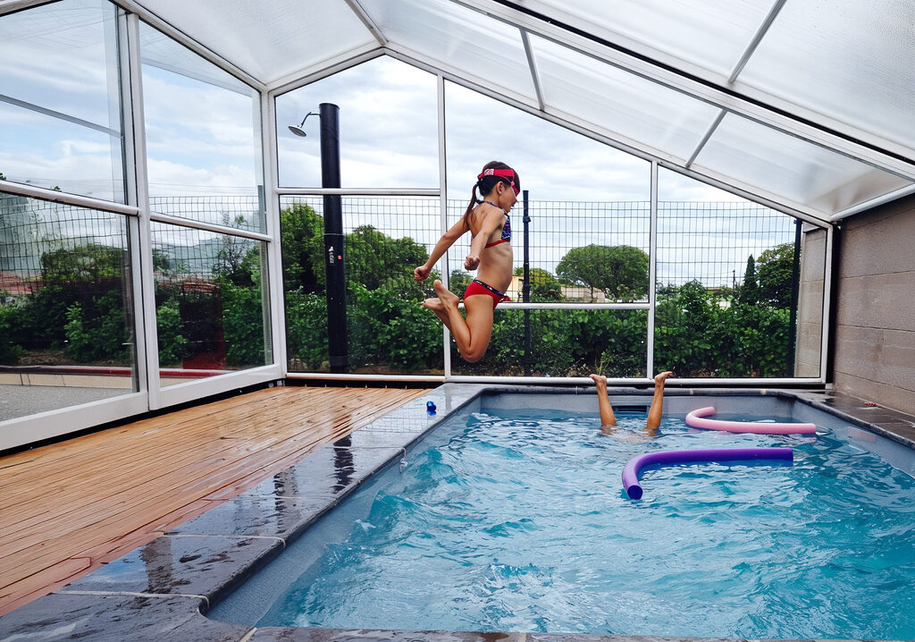 abri piscine anti uv